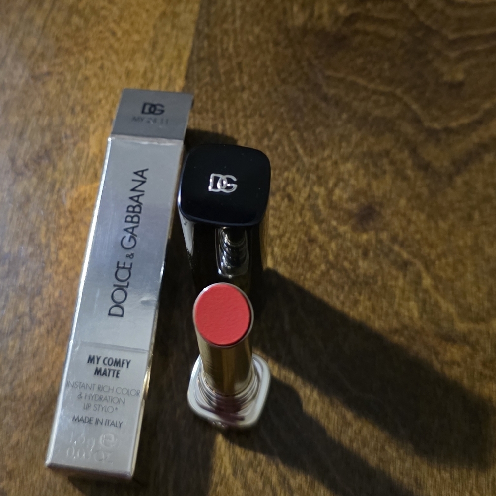 Dolce & Gabbana My Comfy Matte Lip Stylo Shade 24.11 New In Box - Picture 4 of 10